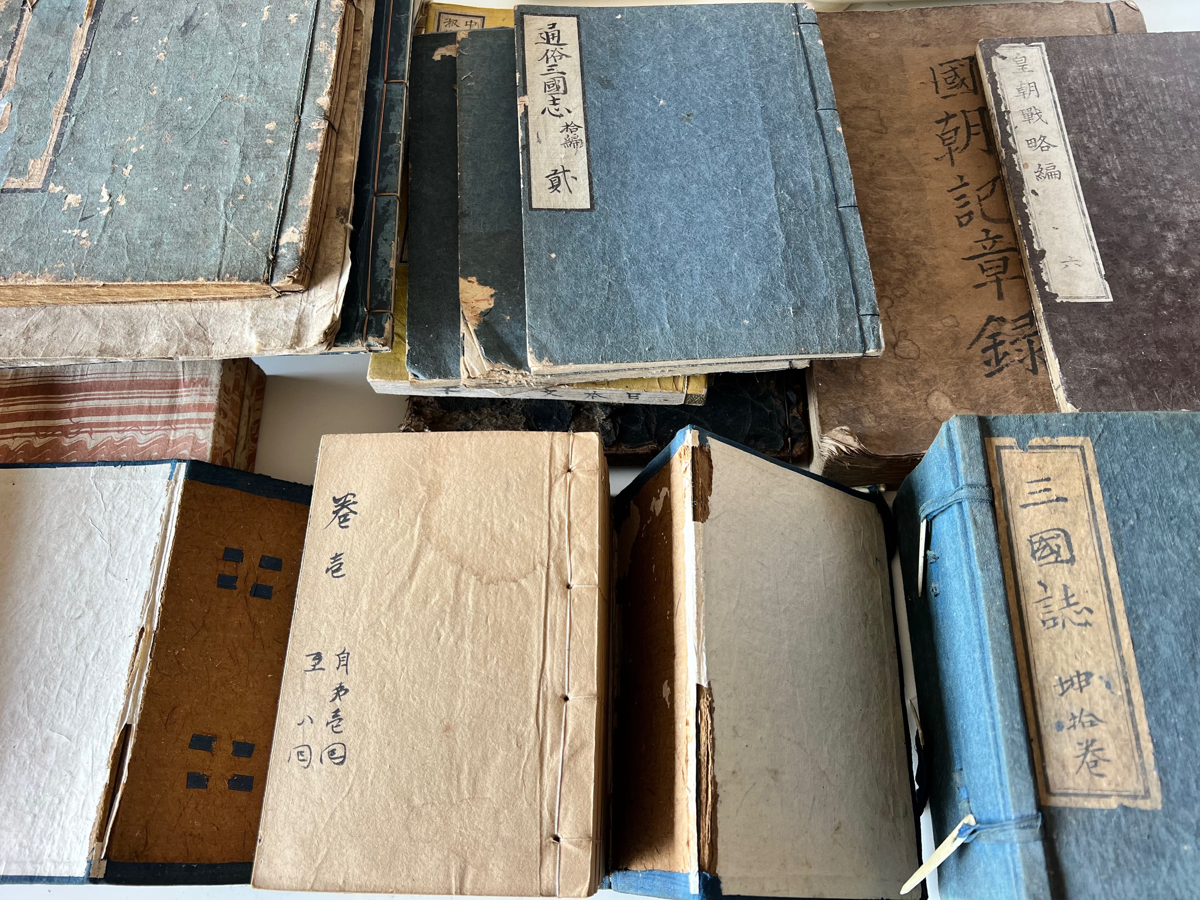 Old documents and artifacts found in the kura